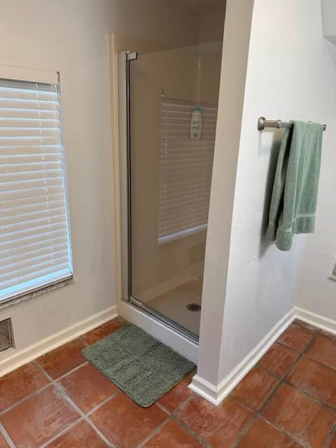 Game Room Bathroom 2