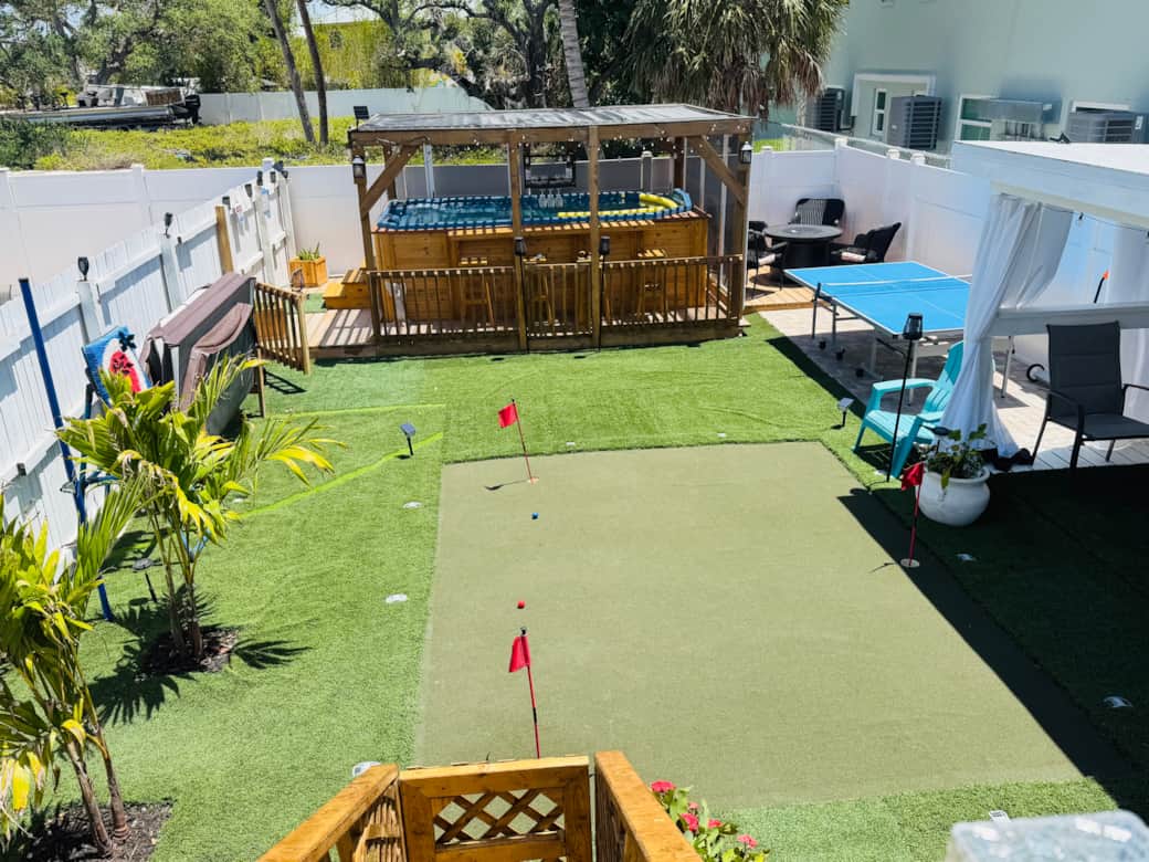 Private three-hole putting green Private three-hole putting green