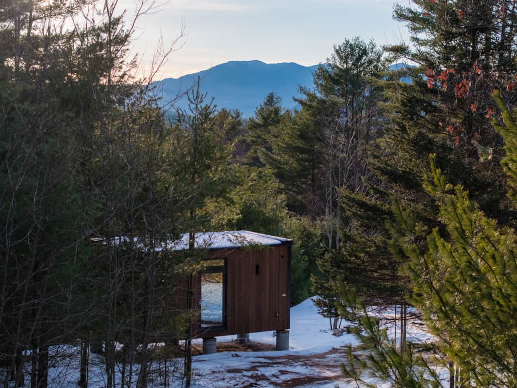 ÖÖD Seven Cedars at Jay Scandinavian mirror glass cabin
