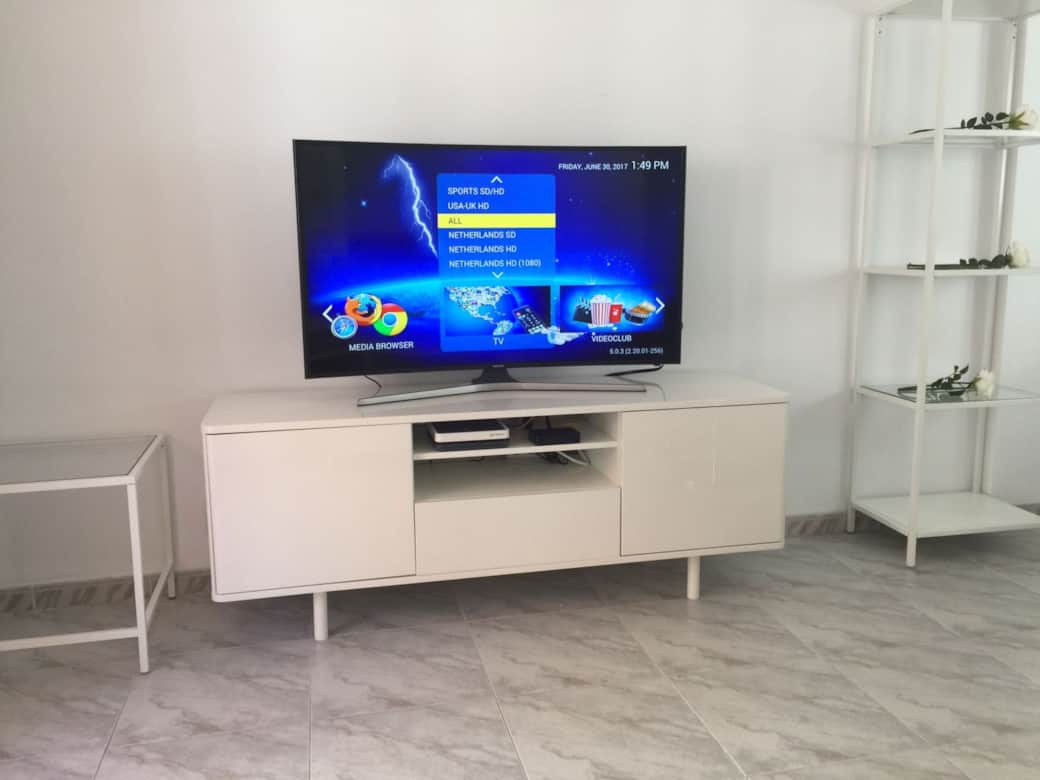 Large screen TV internet connected Large screen TV internet connected