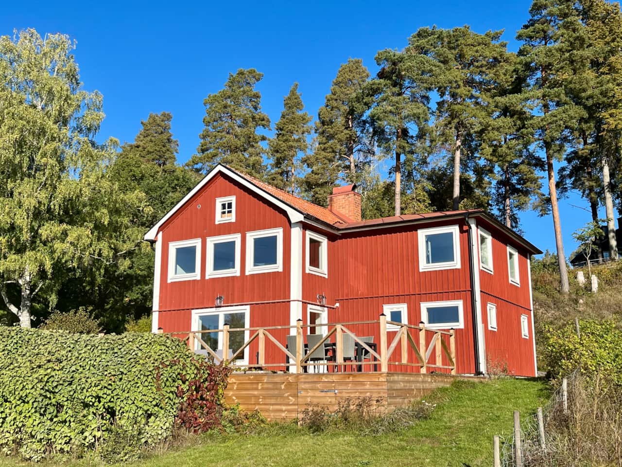 Gardener's house with scenic lake view