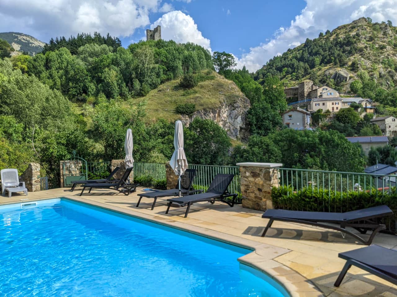 Piscina en verano