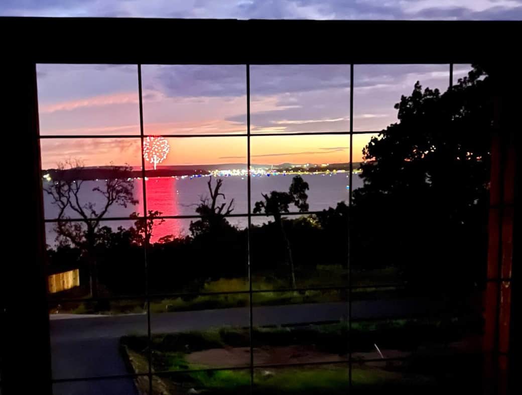From this deck you can see the city of Eufaula and in July they put on the fireworks show not to be missed, especially if you can enjoy them from this vantage point 