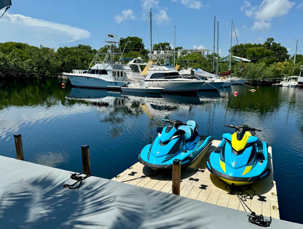 2 Jetskis for rent from your dock 2 Jetskis for rent from your dock