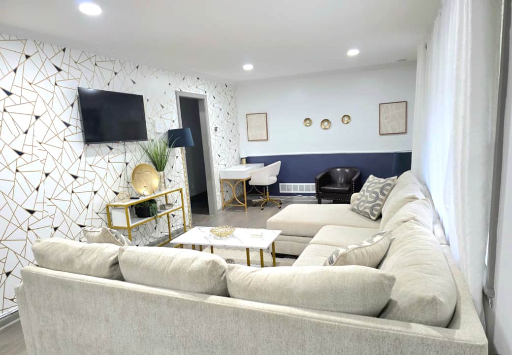 Plenty of seating Plenty of seating