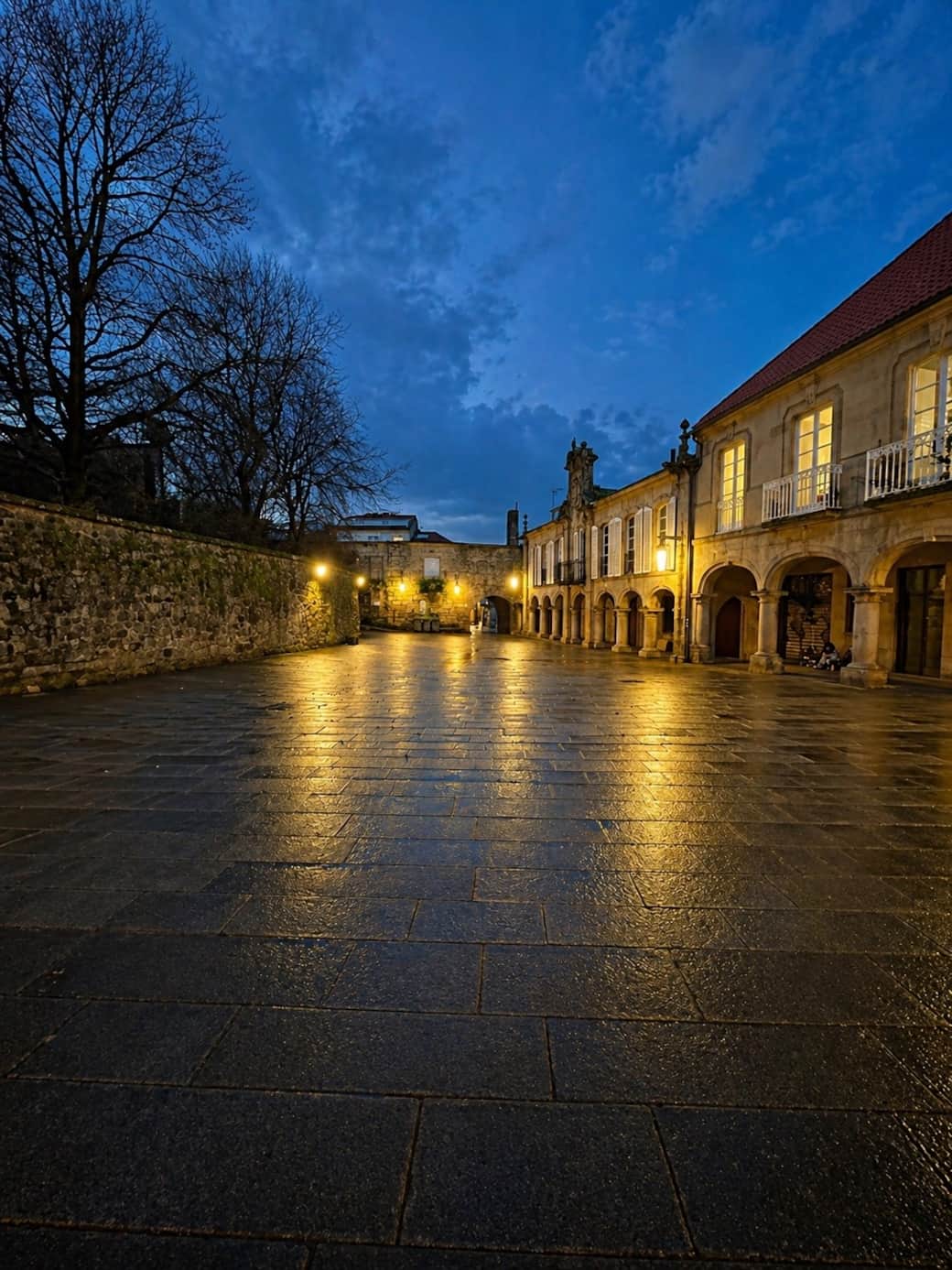 Praza da Pedreira de noche