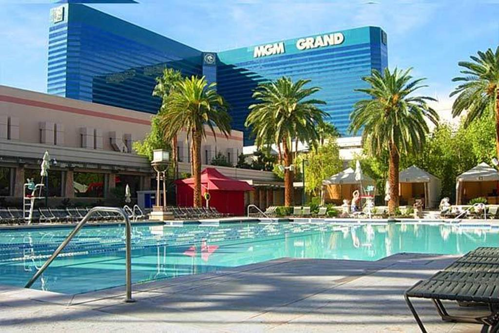 MGM Signature pool