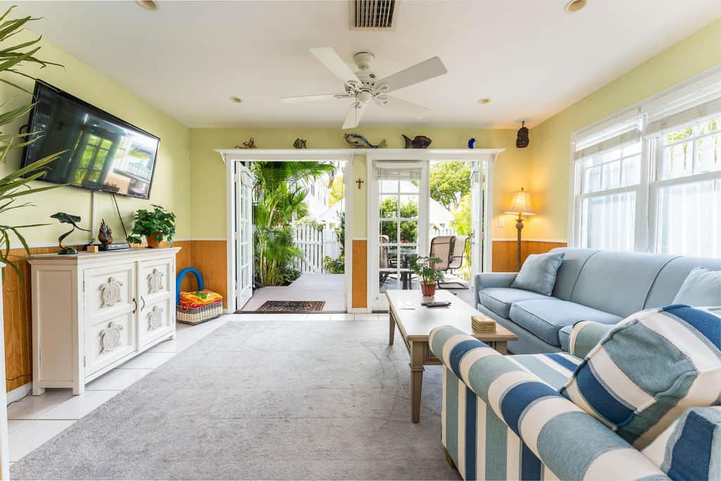 Light Filled Living Area 