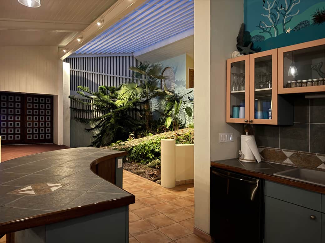 04 - Atrium - Kitchen - Night