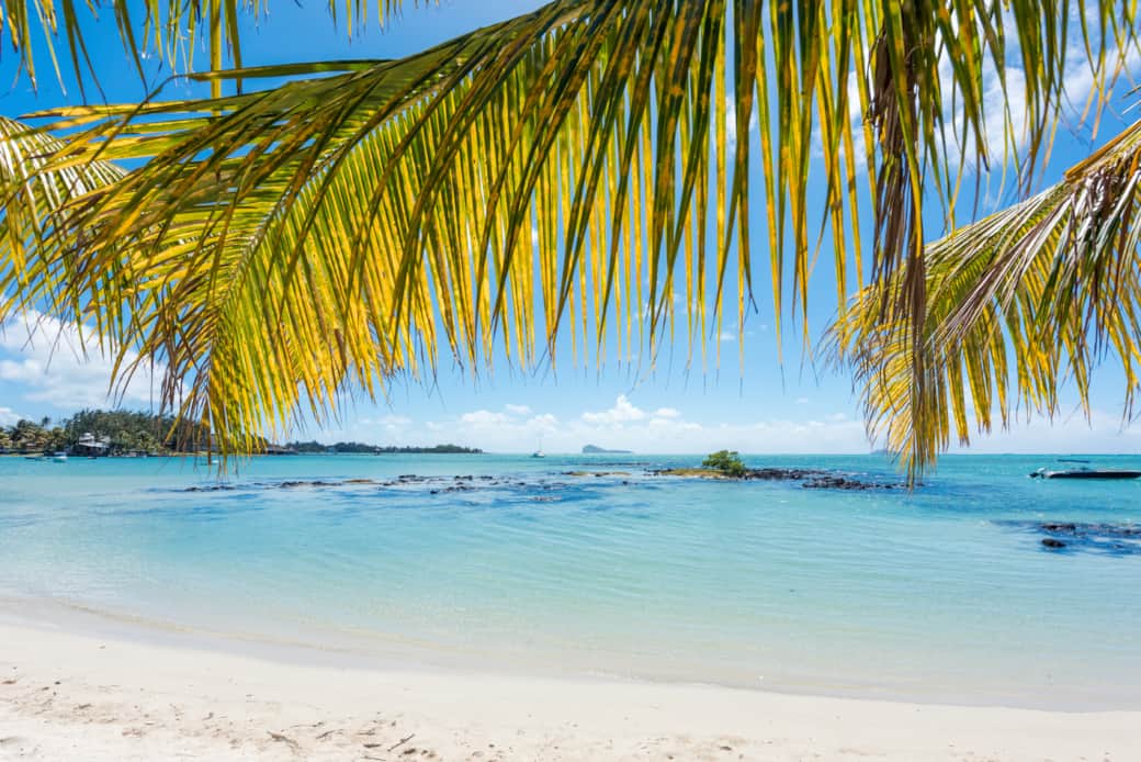 The beach on the right of the bungalow is ideal for families with children as water is shallow The beach on the right of the bungalow is ideal for families with children as water is shallow