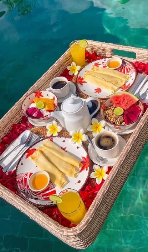 Floating Breakfast