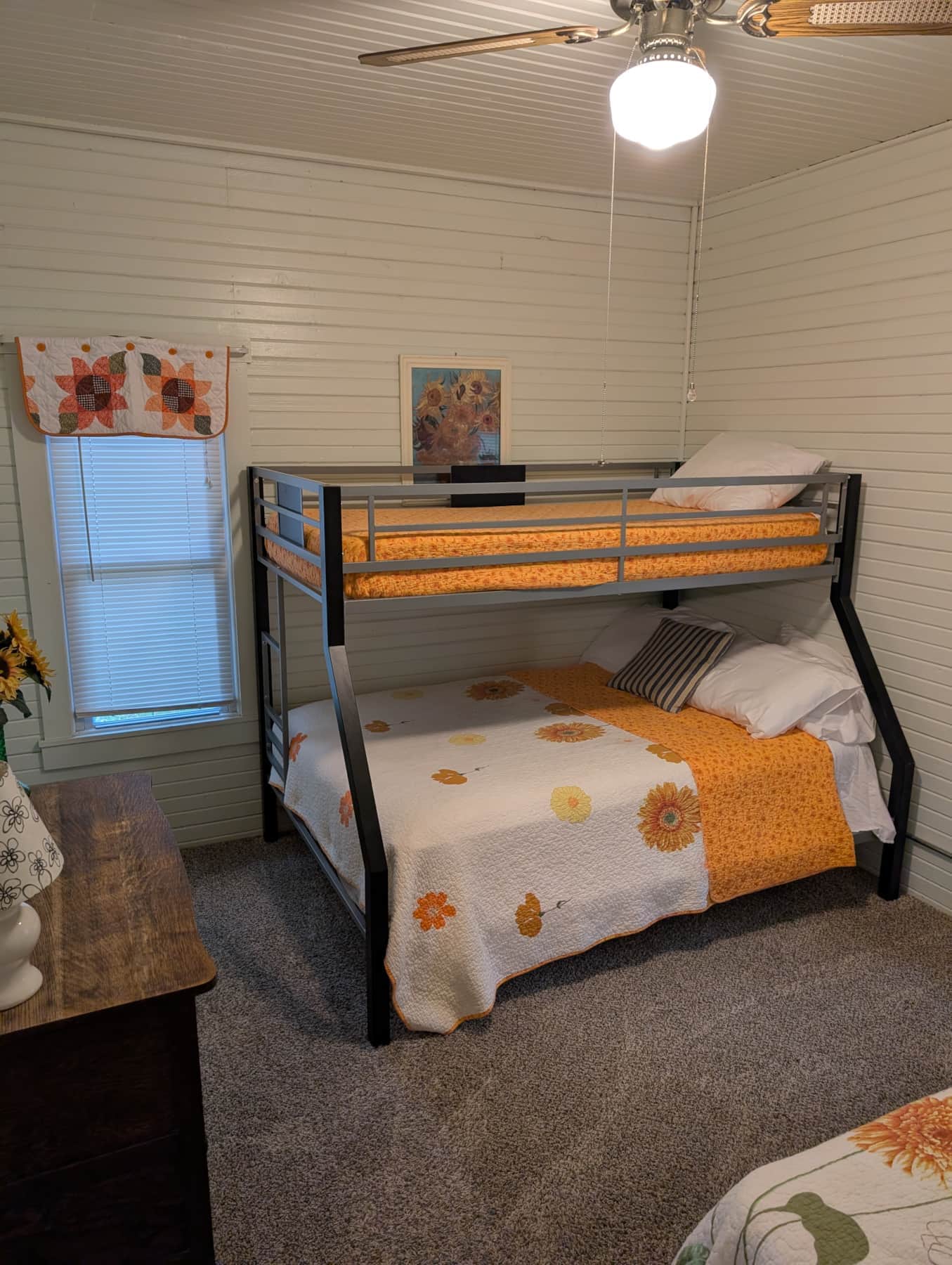 Sunflower - Bedroom 2..jpg