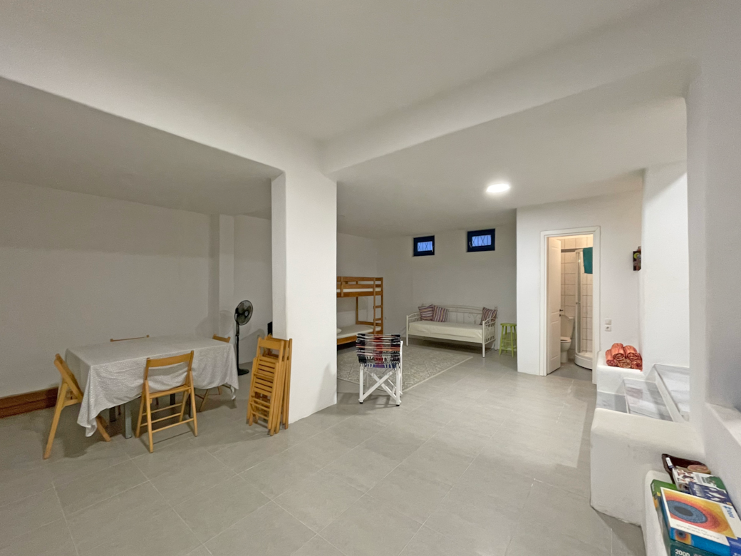 playroom 1, bunk bed +day bed