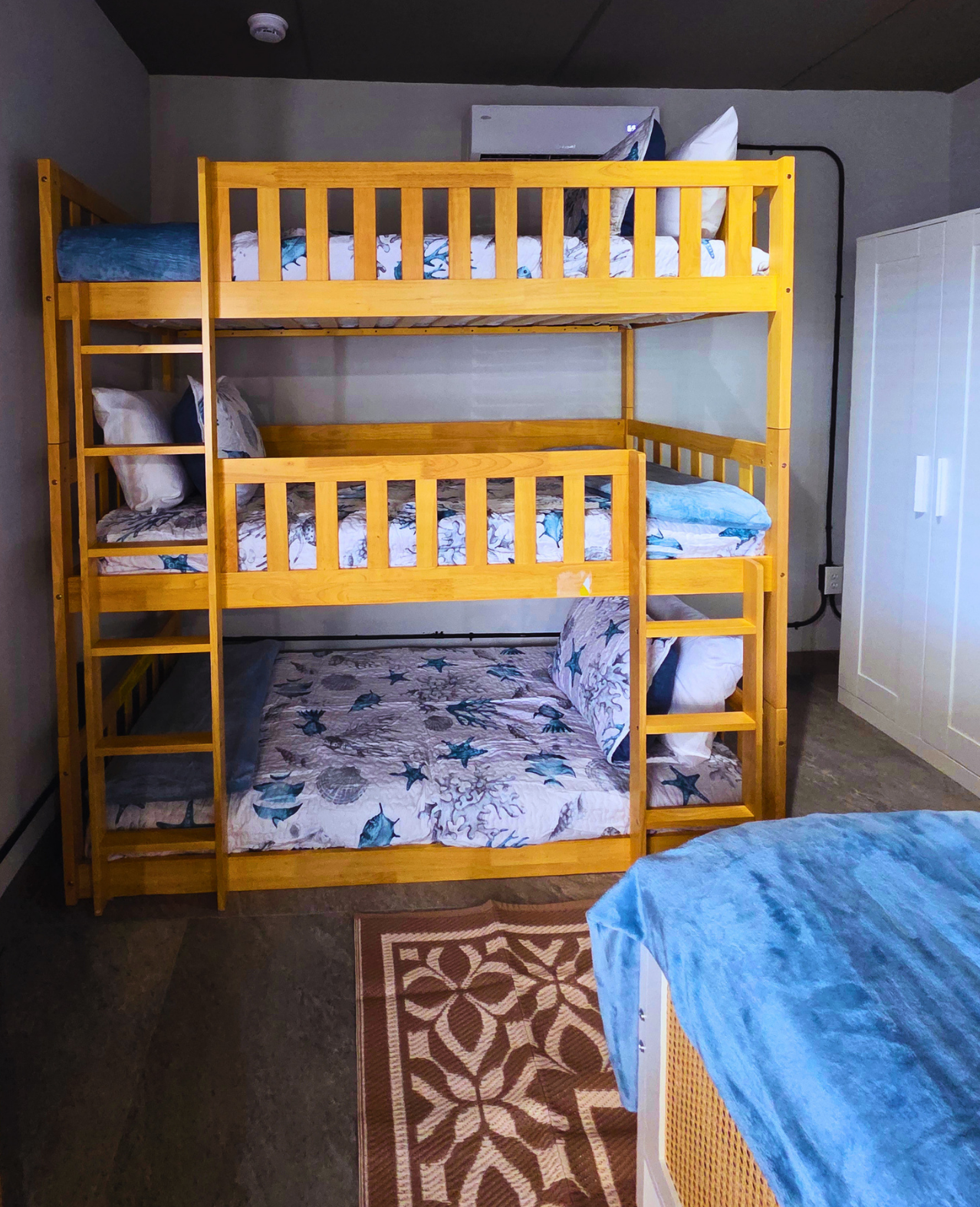 Your perfect beach escape with A/C and all the essentials for a great stay. Treasure Island, FL