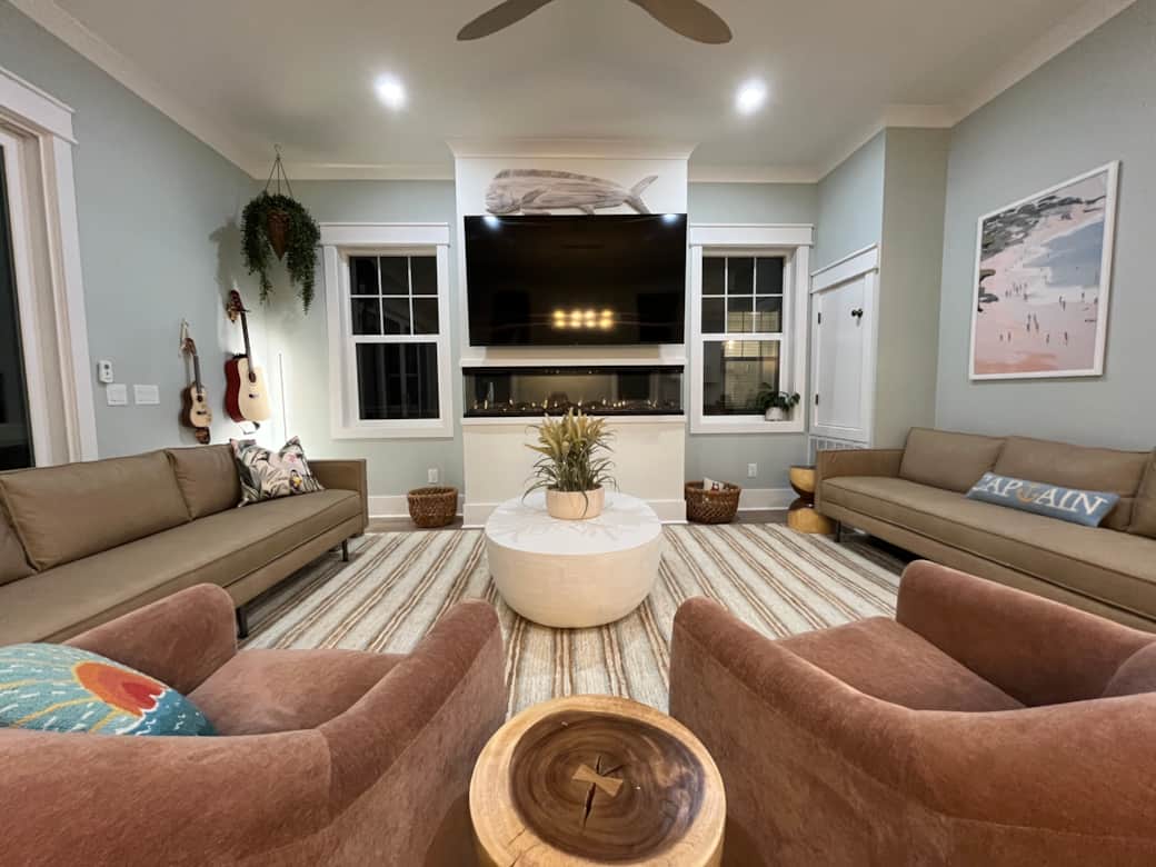 Comfortable Spacious Living Room For Entertainment with Mahi Tuna, Modern Fire Place, Roku TV Comfortable Spacious Living Room For Entertainment with Mahi Tuna, Modern Fire Place, Roku TV
