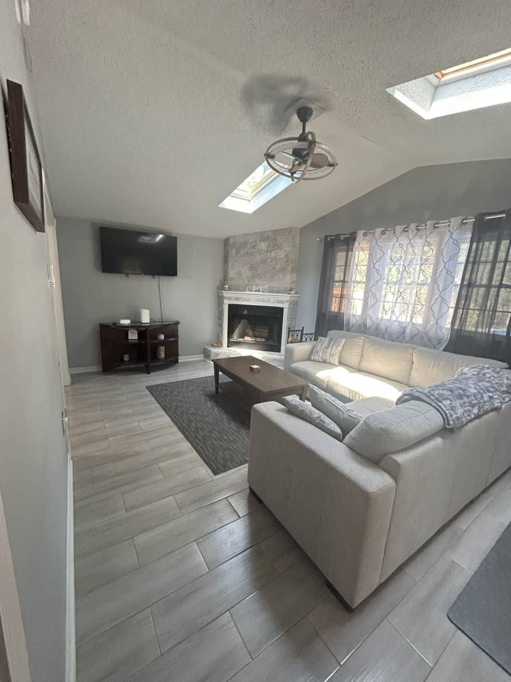 Family room 3