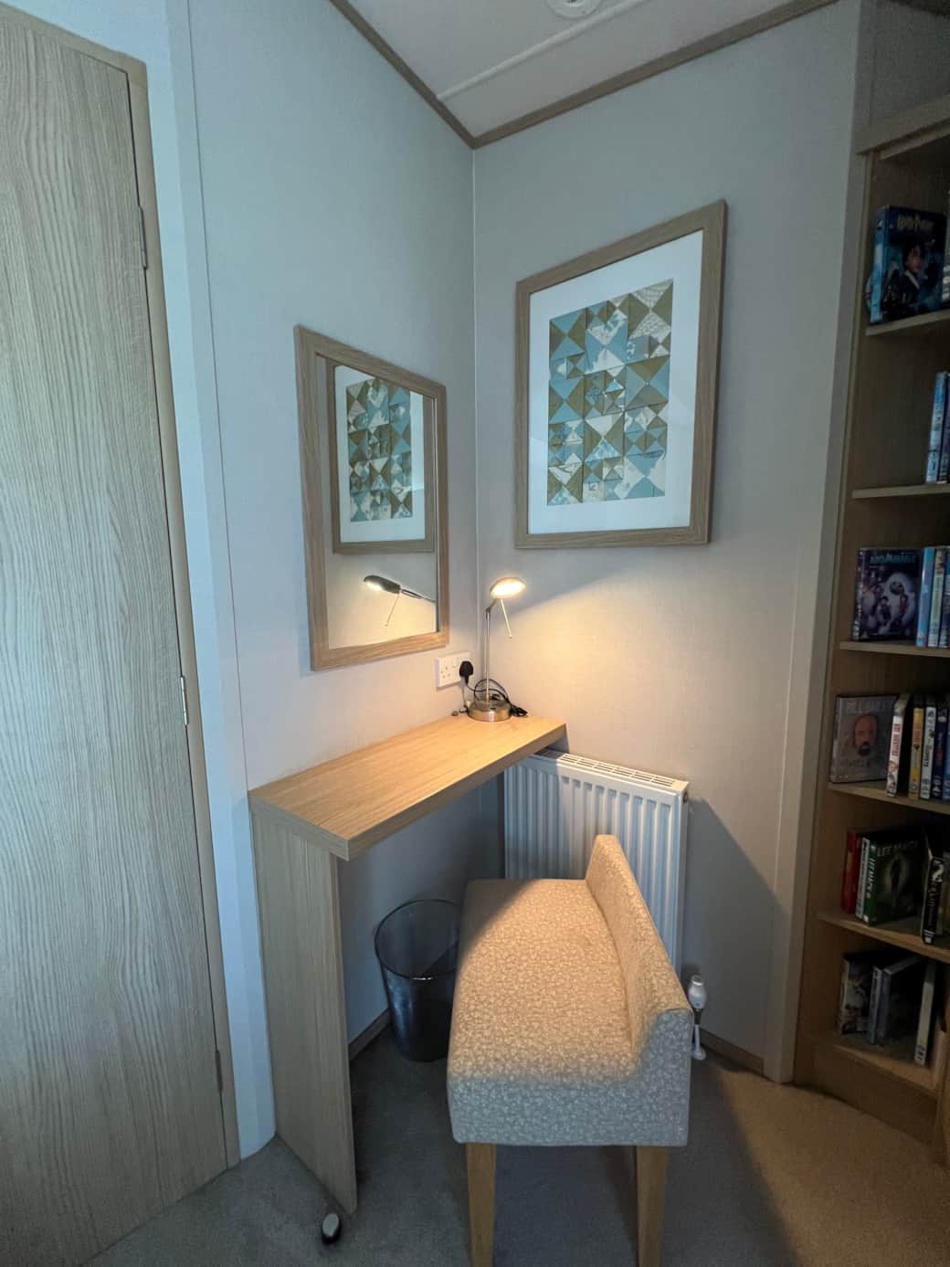 Double bedroom dressing table/desk - Croyde Retreat