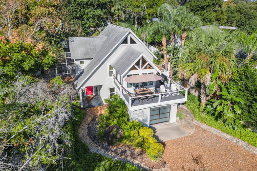 Langoon Lodge is nestled on a tranquil street.