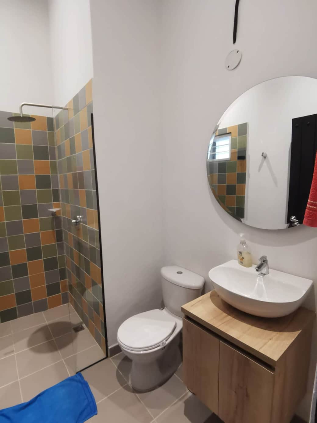 Alojamiento  en Medellín con baño privado