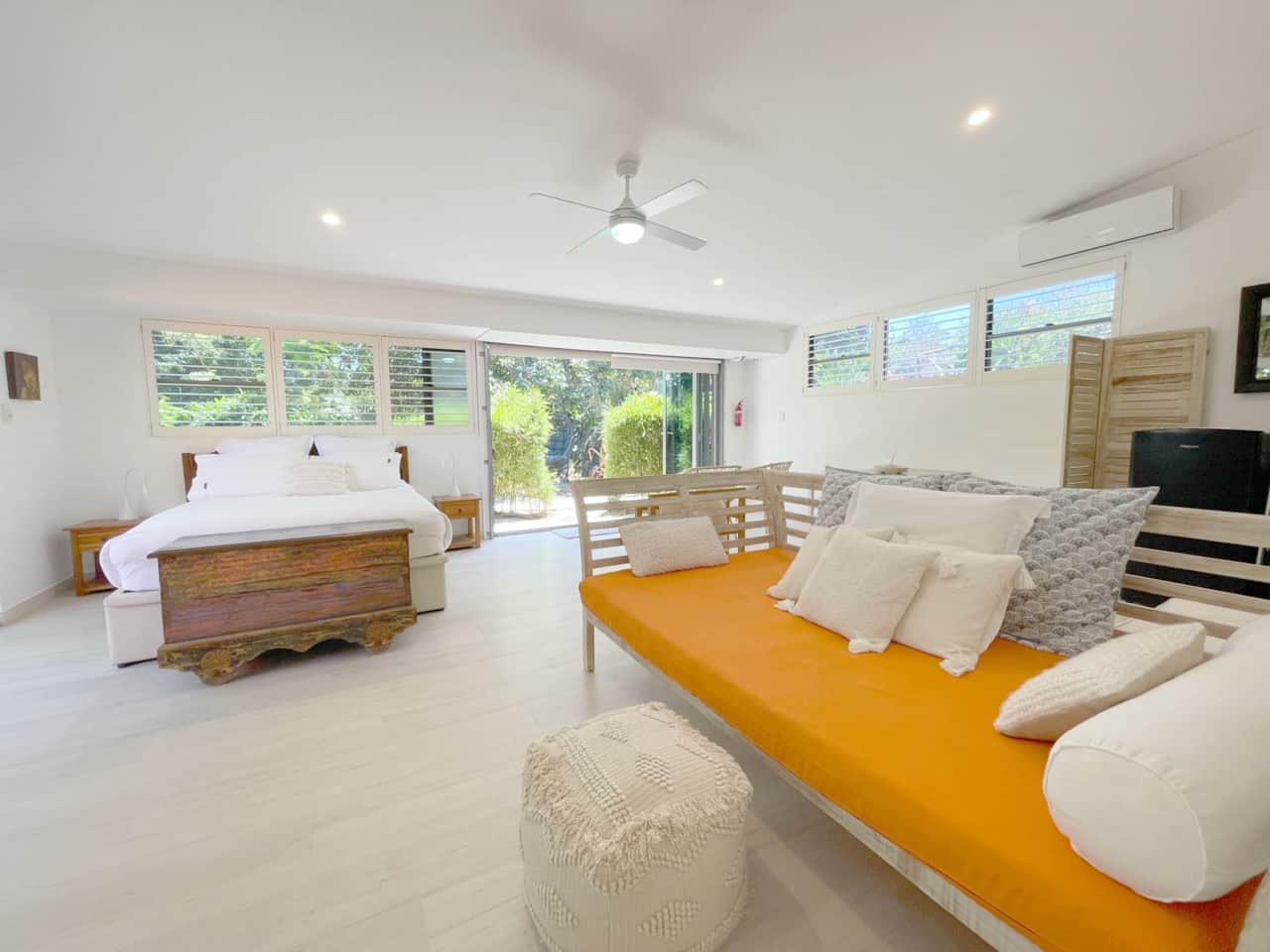 Katuk Suite spacious light-filled lounge