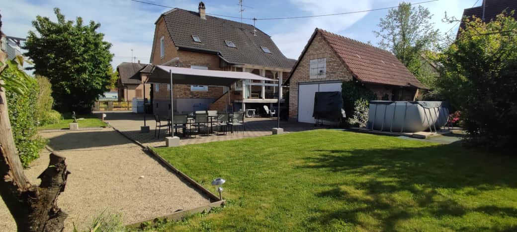  Jardin-Boulodrome-Piscine-Terrasse...