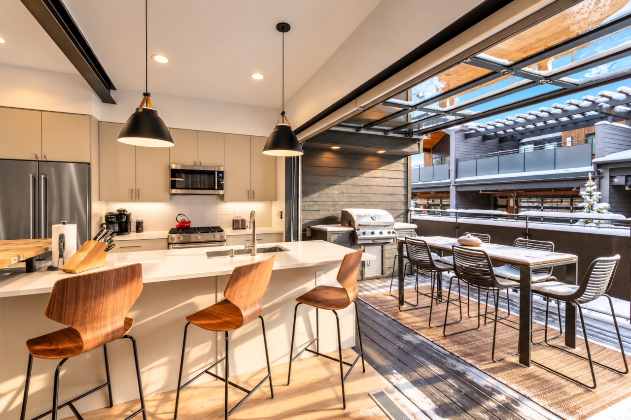 3 Bedrooms | 3 Bathrooms | Private Hot Tub | Pool | Fitness Center | Garage | Gondola Access
