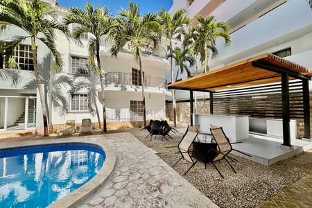 Cozy condo minutes from beach photo 2