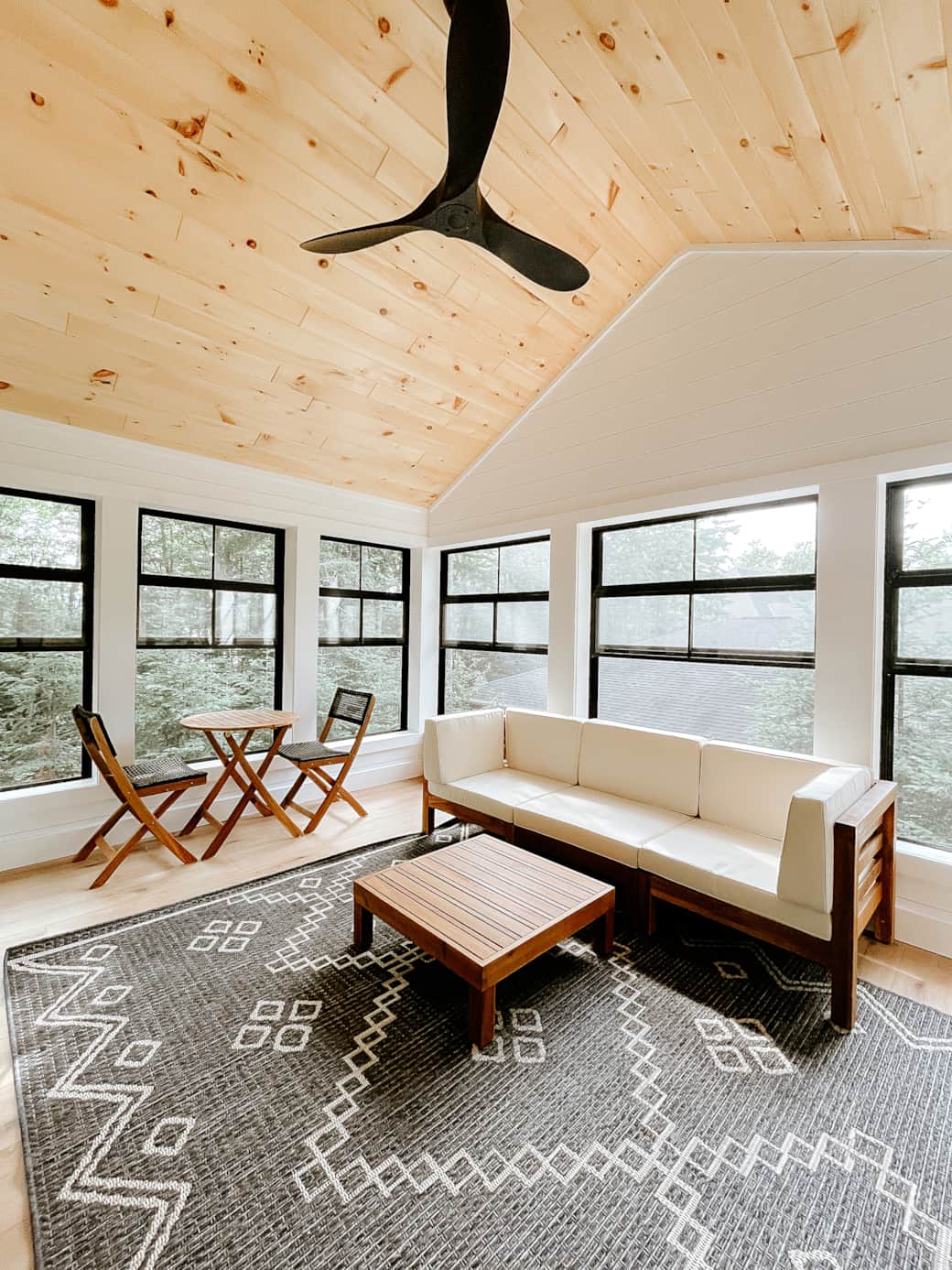 3 season room