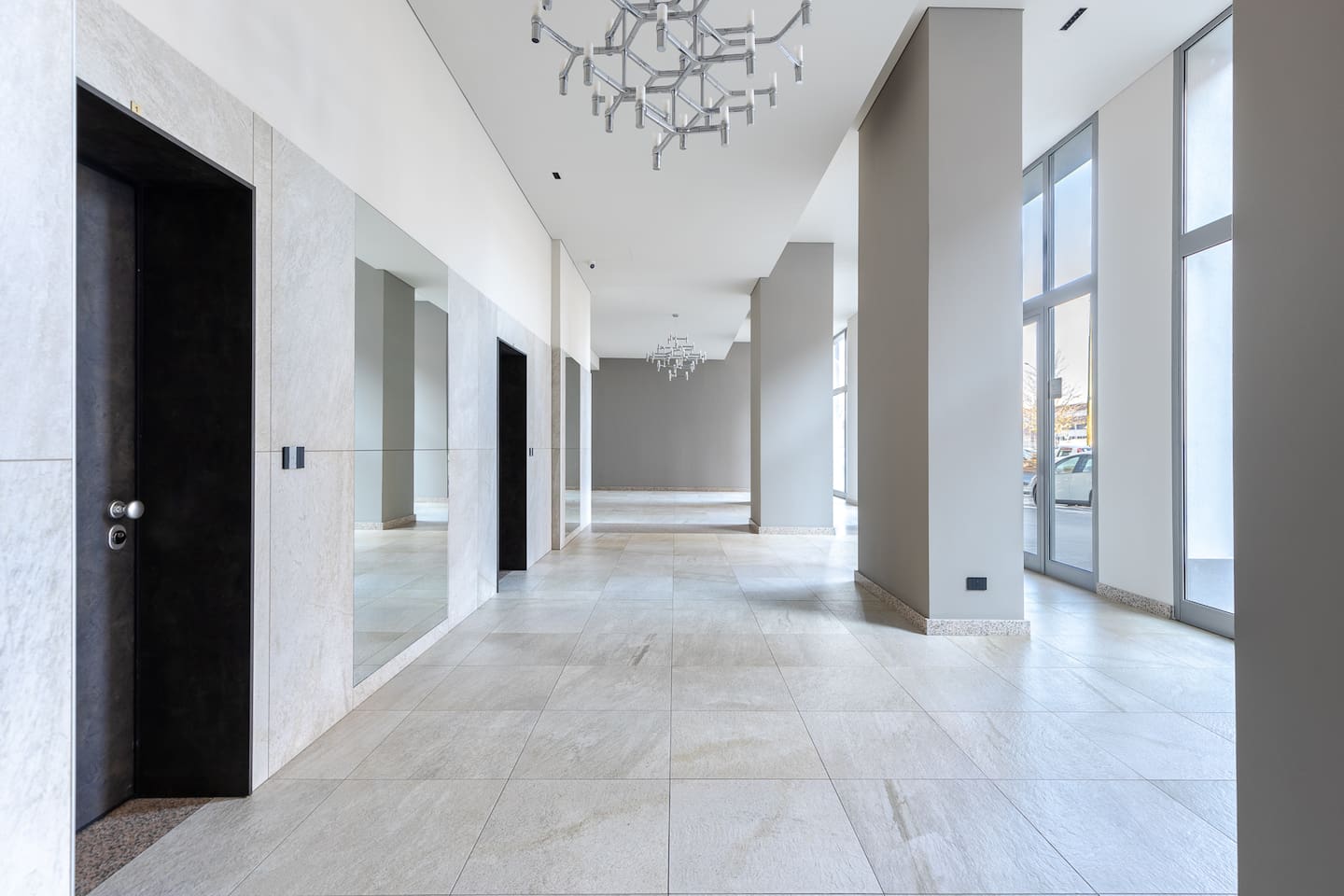 Ingresso del condominio con Ascensore