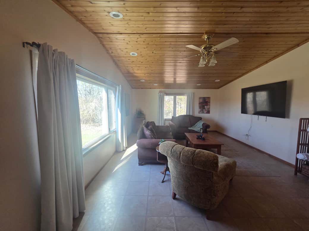 Livingroom Upstairs - Main