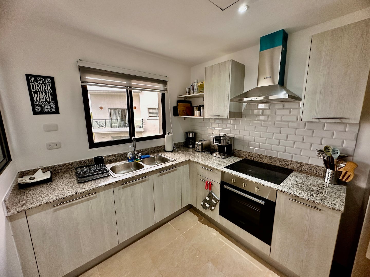 Beautiful condo, great view, pool, beach access photo 5