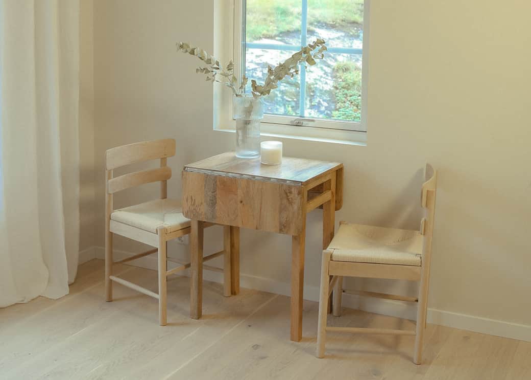 Room 2 desk