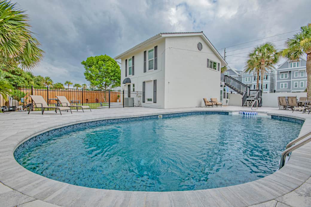Private Swimming Pool 