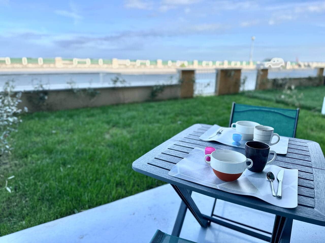 Petit déjeuner en front de mer