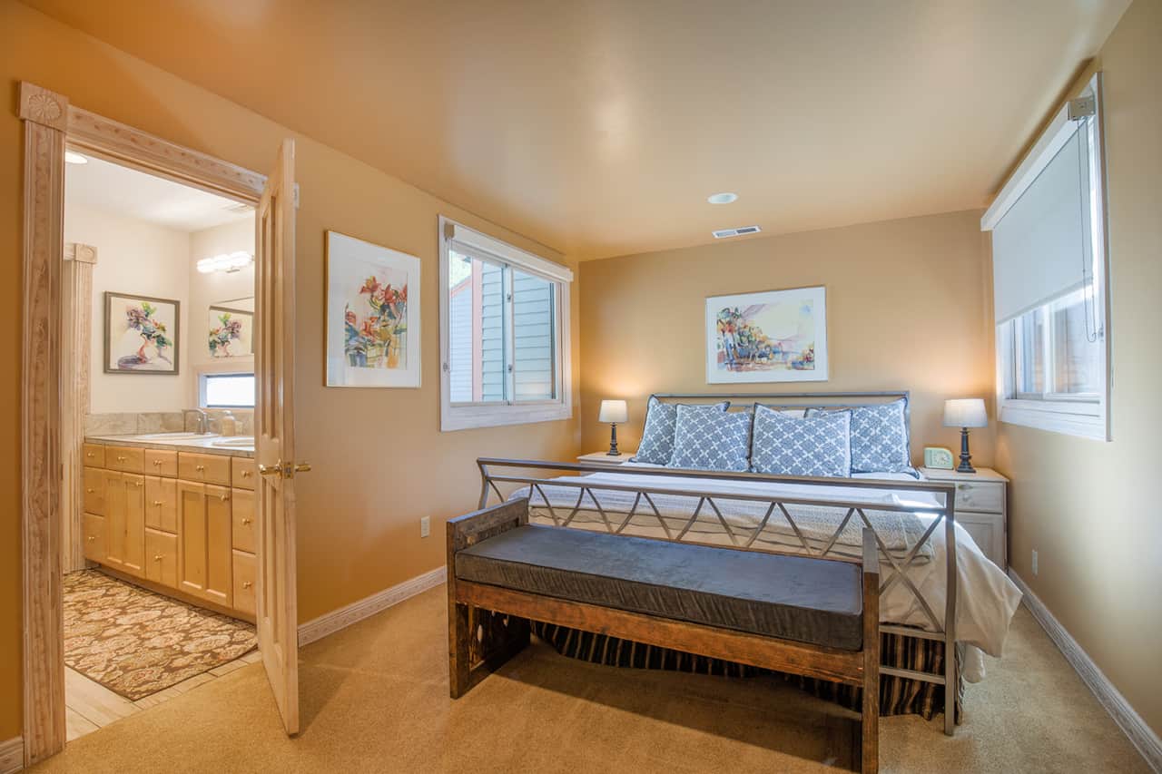 Master bedroom w/ king bed