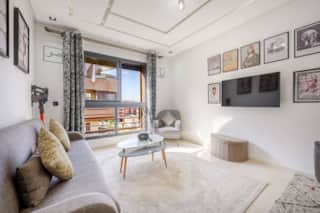 Bright & Stylish flat • Pool • Prime Location — photo 2