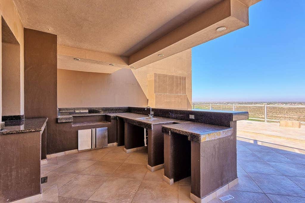 Huge Penthouse Patio Huge Penthouse Patio