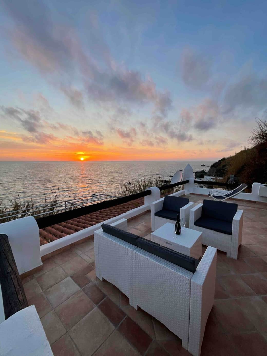 Nestled among nature, Sea view apartment is vour ideal place for a wellness and beauty holiday.