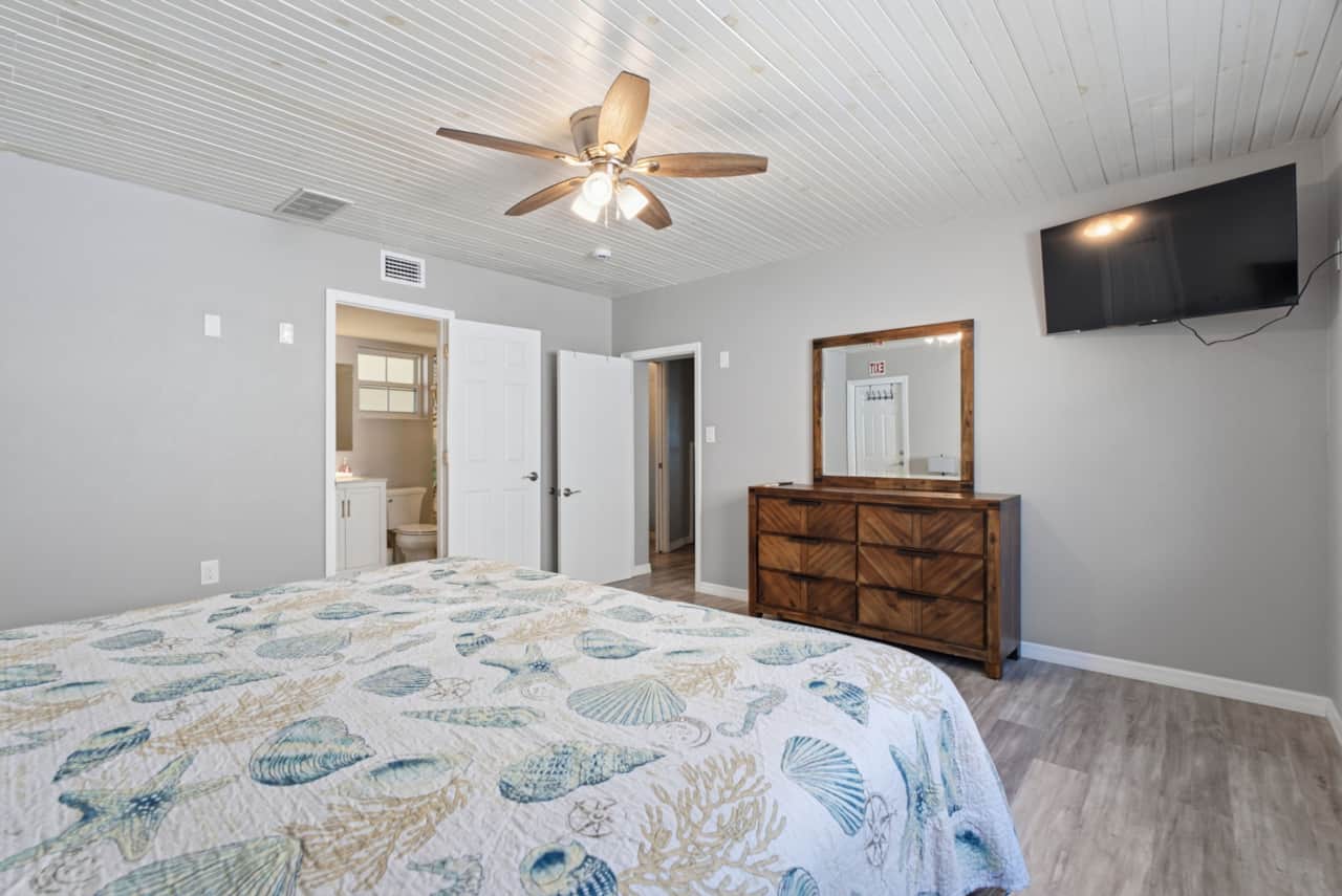 Bedroom6.jpg