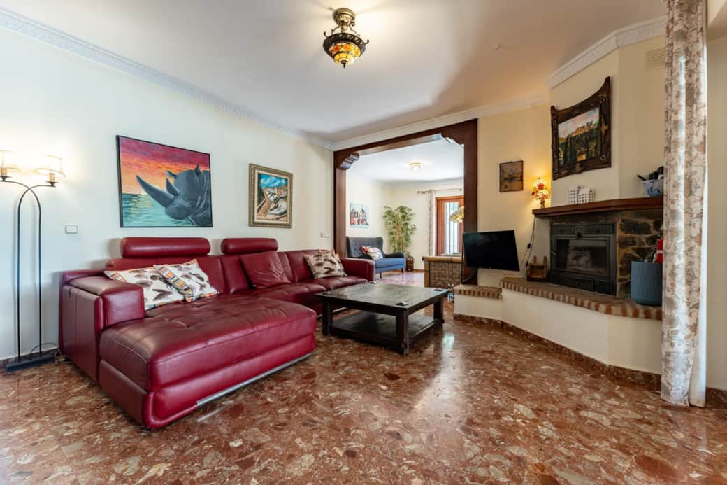 Lounge with fire place Lounge with fire place