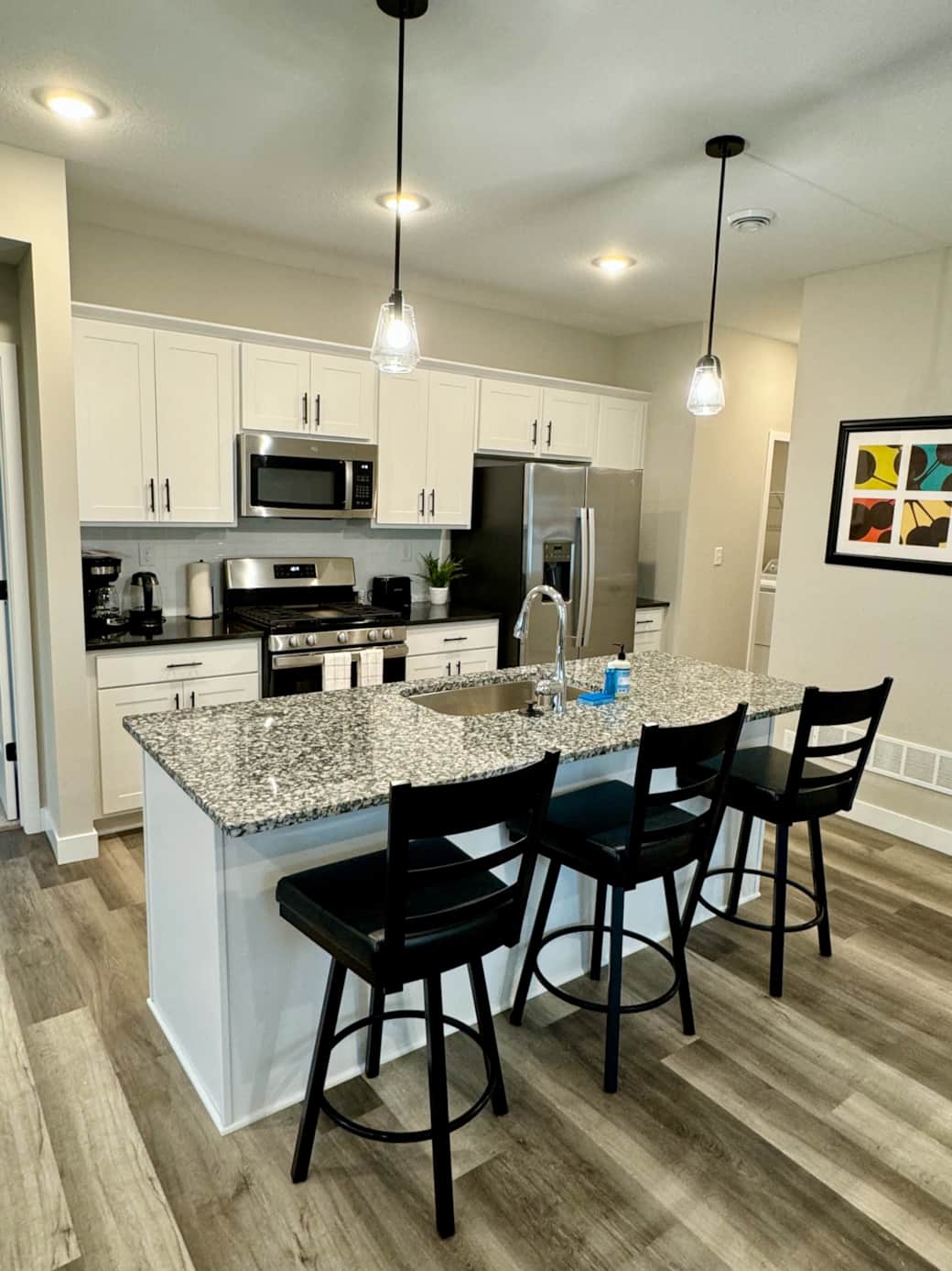 Fully equipped kitchen with stainless steal appliances Fully equipped kitchen with stainless steal appliances