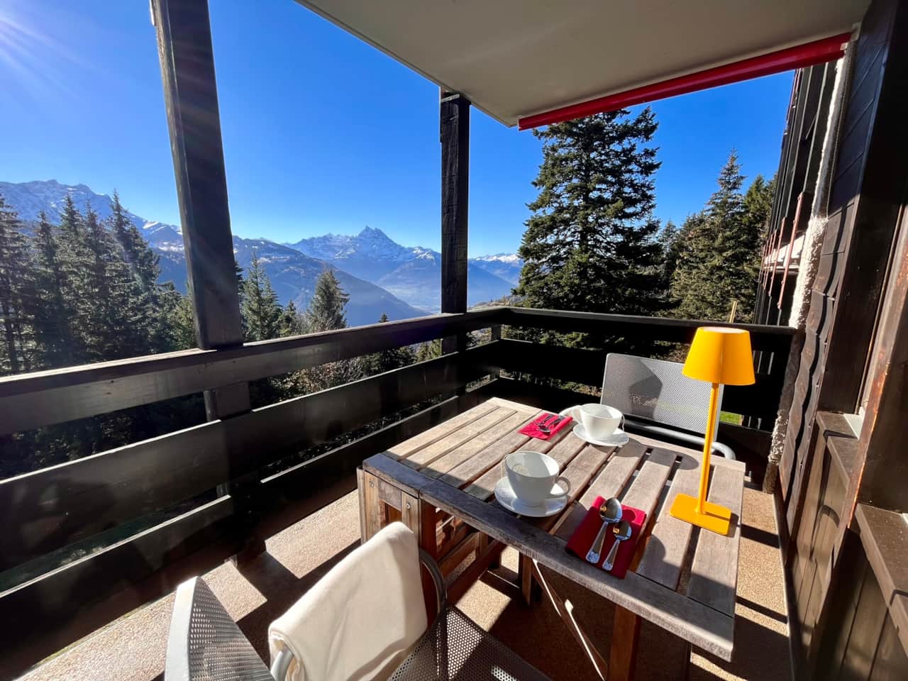 Vista dal balcone in estate