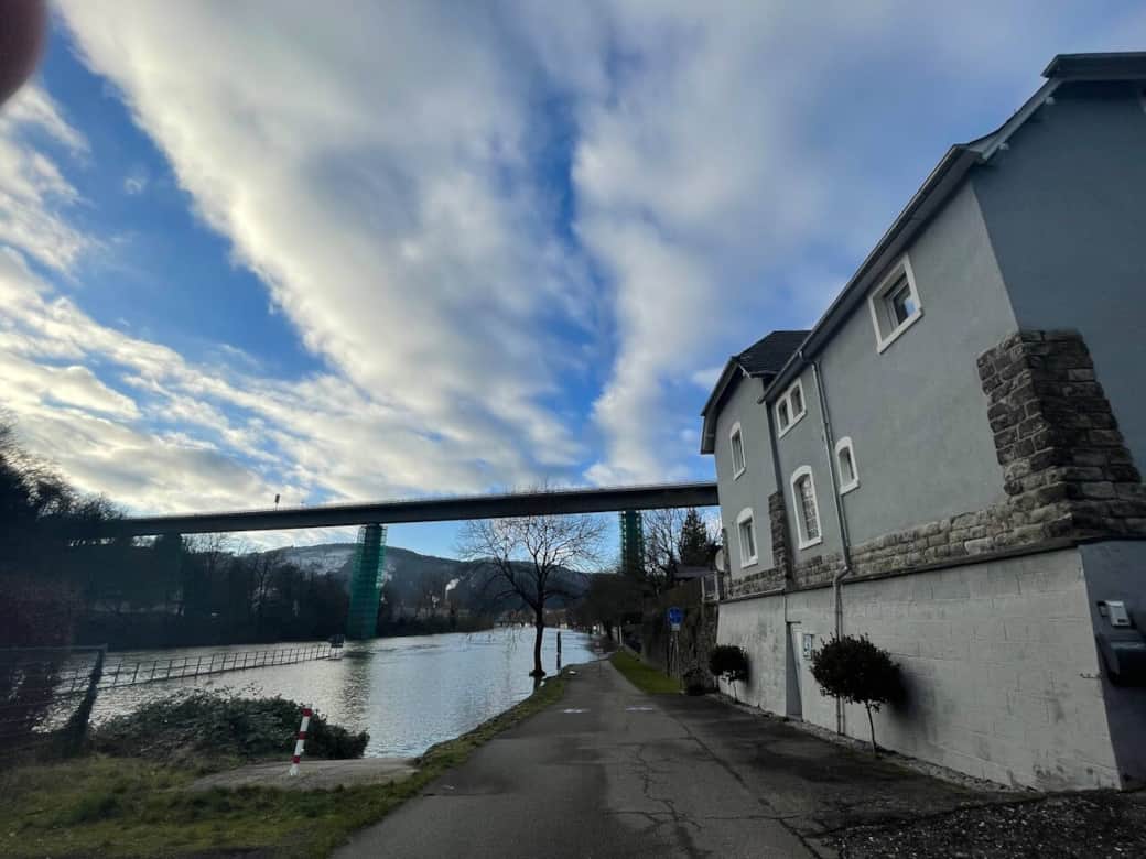 15ebb97f 97cd 45d1 9c2c 771c63a8ed70