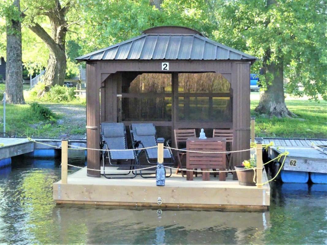 Aloberge 2 (SaintPauldel'ÎleauxNoix) Houseboat dans SaintPaul