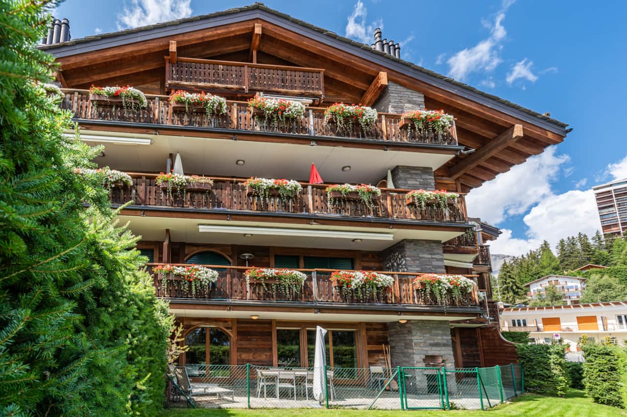 La résidence Grand Chalet Cry d'Err, au cœur de Vermala, à deux pas des pistes.
