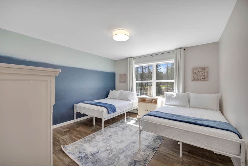 2 Full Bedroom