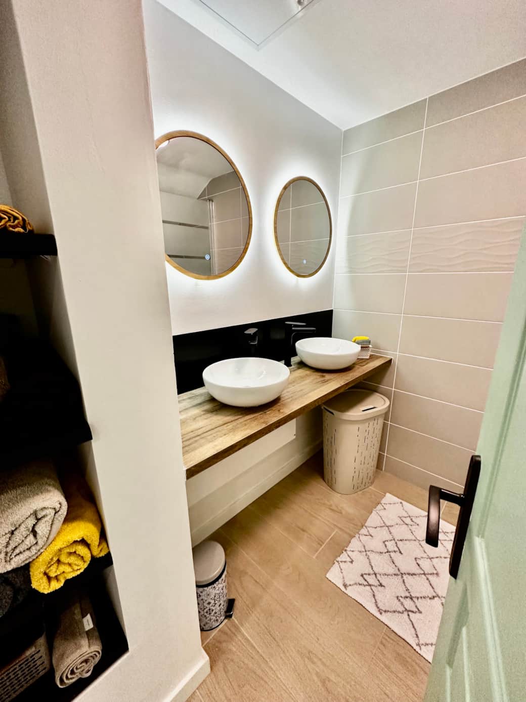 Salle de bain vue 2 - Ti kaz Coco Passion - PIERRE & VACANCES Sainte Anne Guadeloupe - Conciergerie Salle de bain vue 2 - Ti kaz Coco Passion - PIERRE & VACANCES Sainte Anne Guadeloupe - Conciergerie