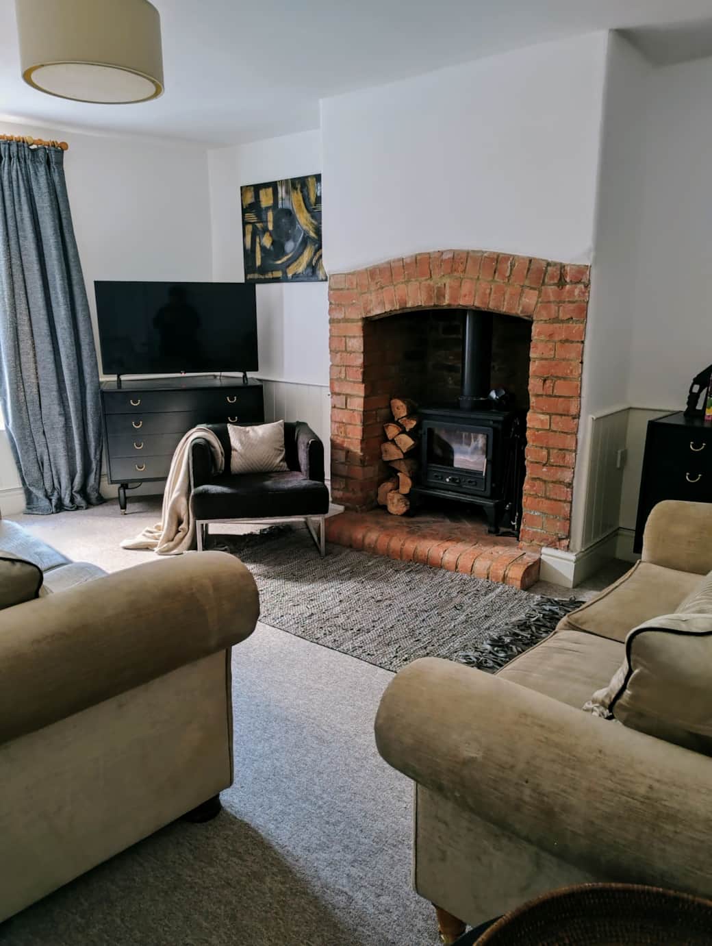 Lounge with 2 sofas 