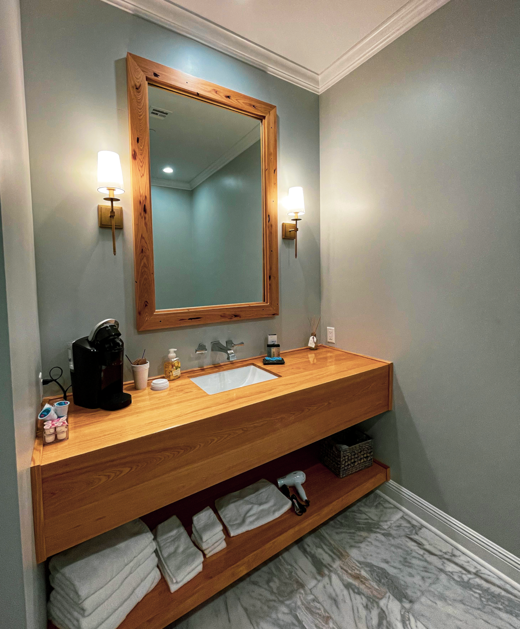 Double Queen Suite Bathroom Double Queen Suite Bathroom