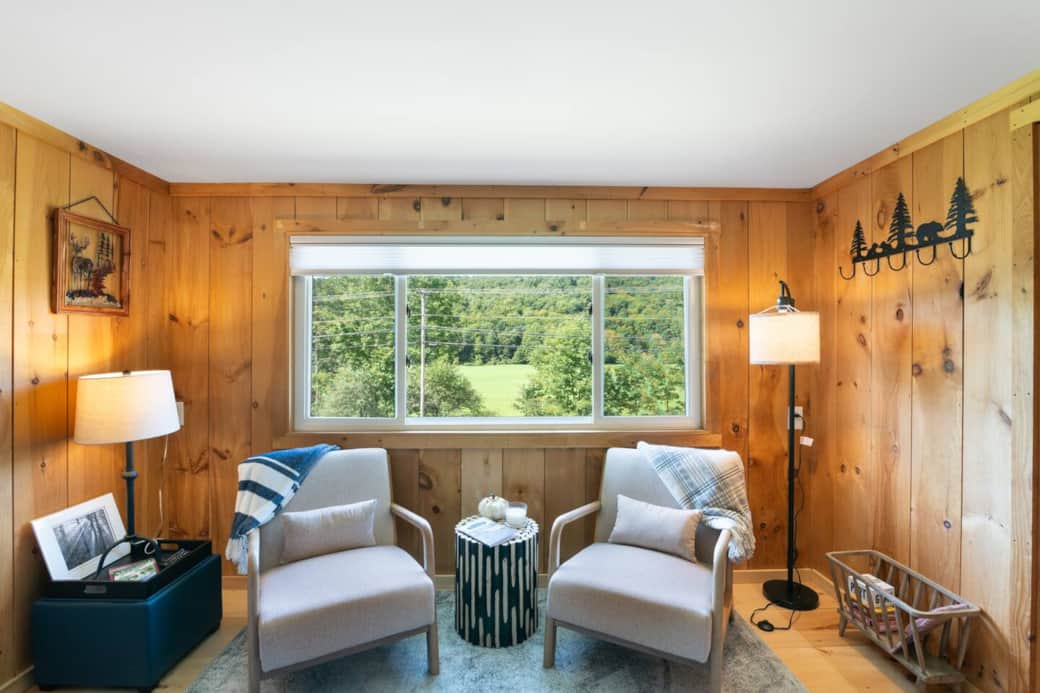 Unit 1 Window Seating in Living Room Unit 1 Window Seating in Living Room